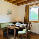 Landhotel - Apartments Bauer 3* Hintergoriach
