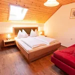 Landhotel - Apartments Bauer 3*