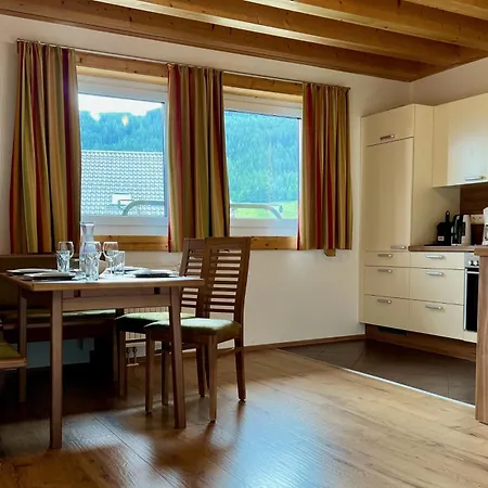 - Bauer Lägenhetshotell Hintergöriach