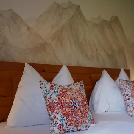 - Bauer Aparthotel