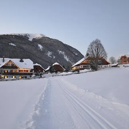 - Bauer Apartmanhotel Hintergöriach