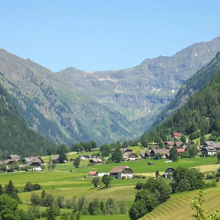 - Bauer Apartmanhotel Hintergöriach