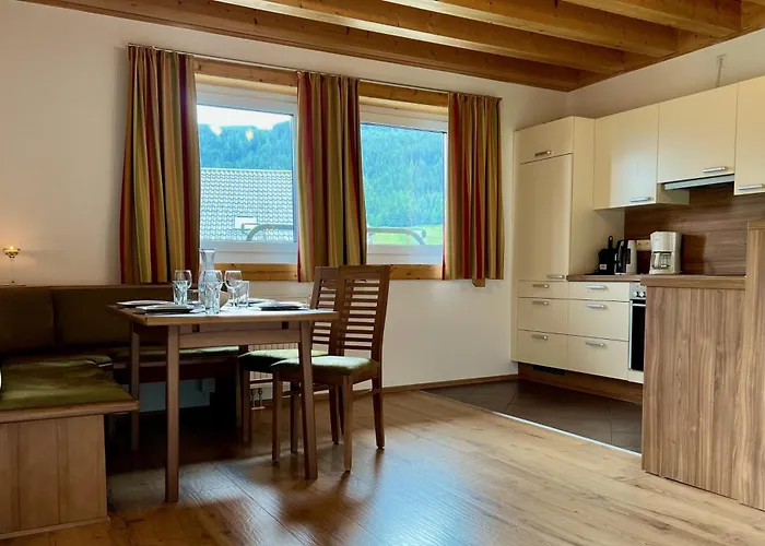 - Bauer Apart Otel Hintergöriach